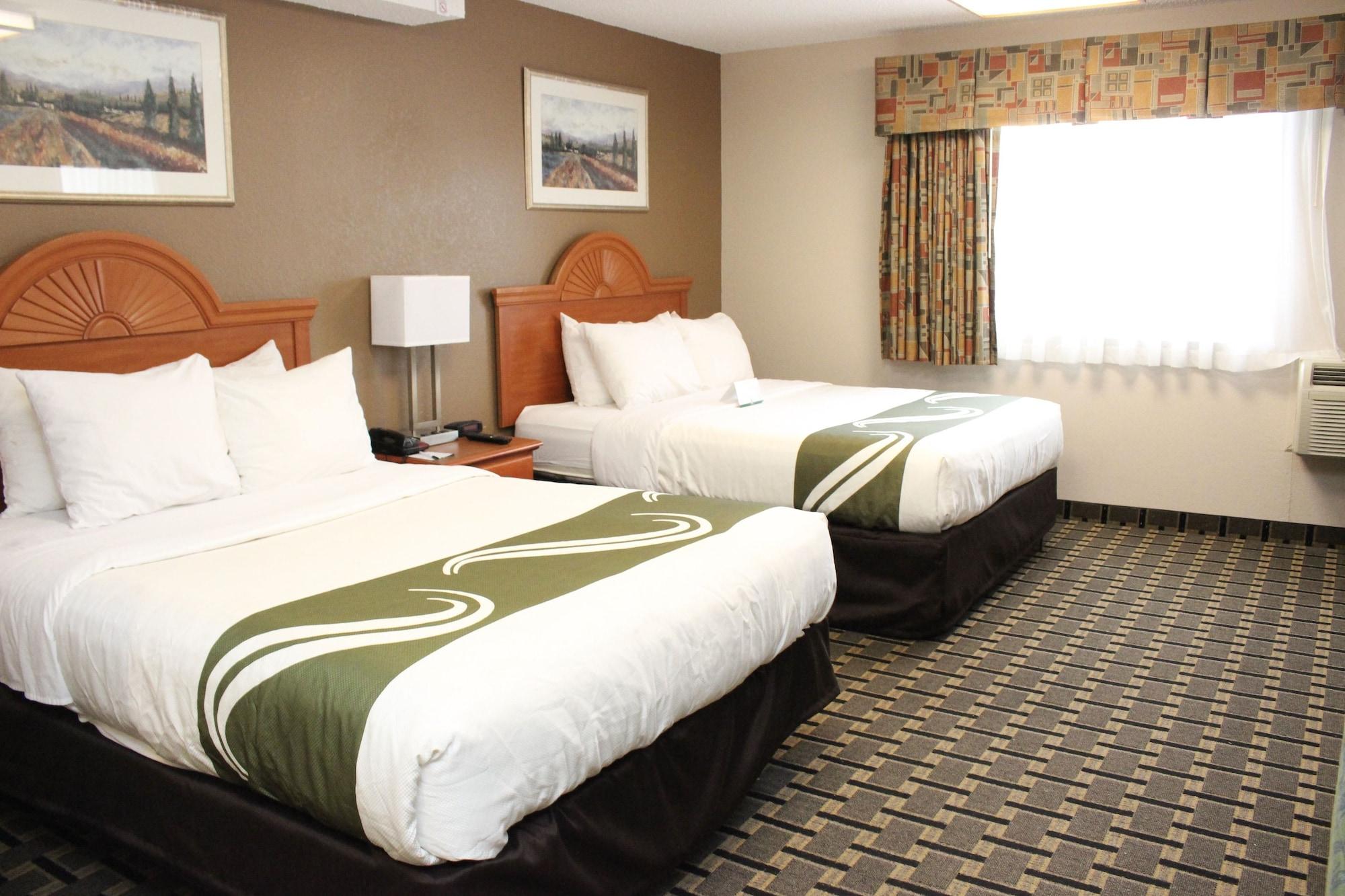 Quality Inn & Suites Detroit Metro Airport Ромулус Екстериор снимка