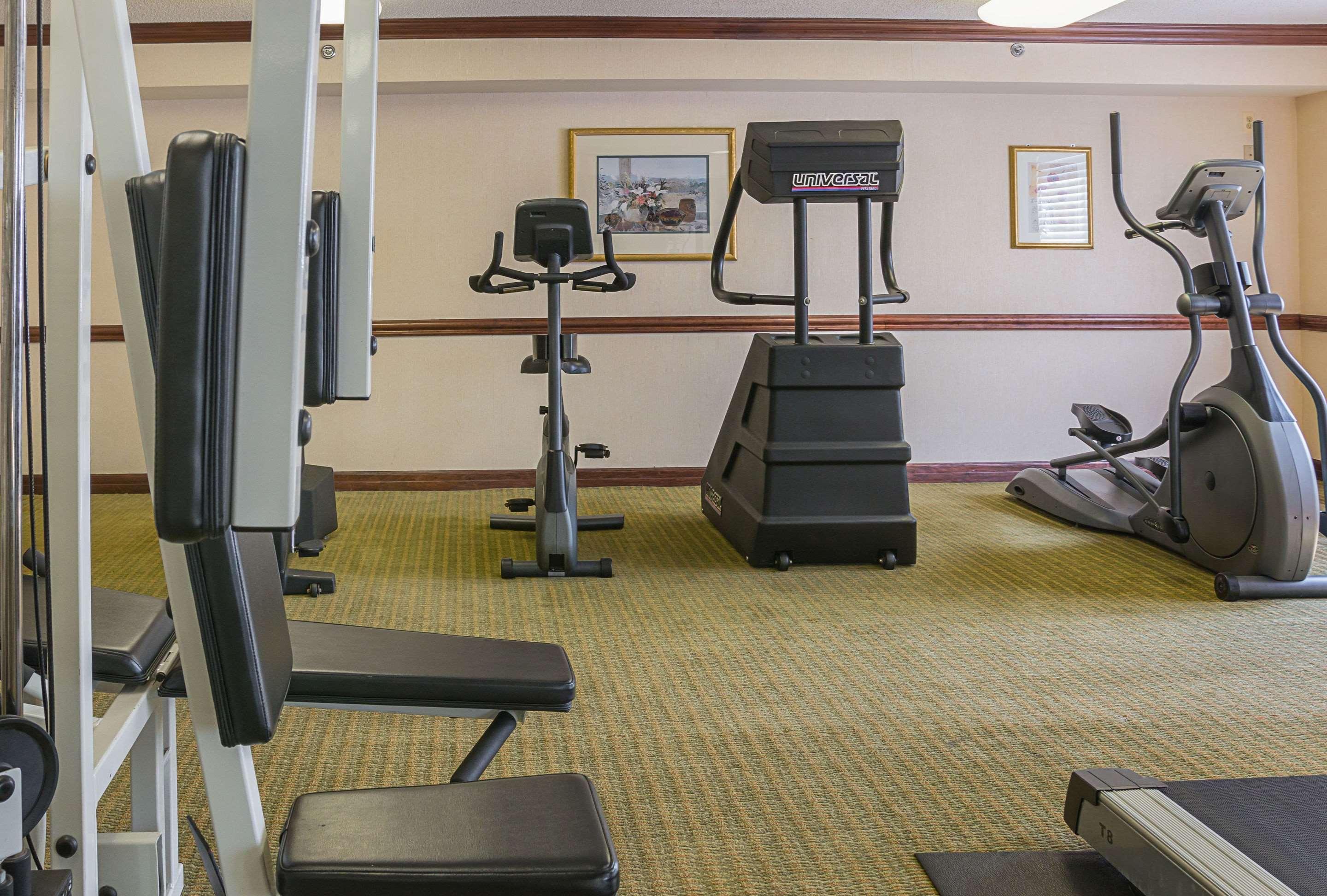 Quality Inn & Suites Detroit Metro Airport Ромулус Екстериор снимка