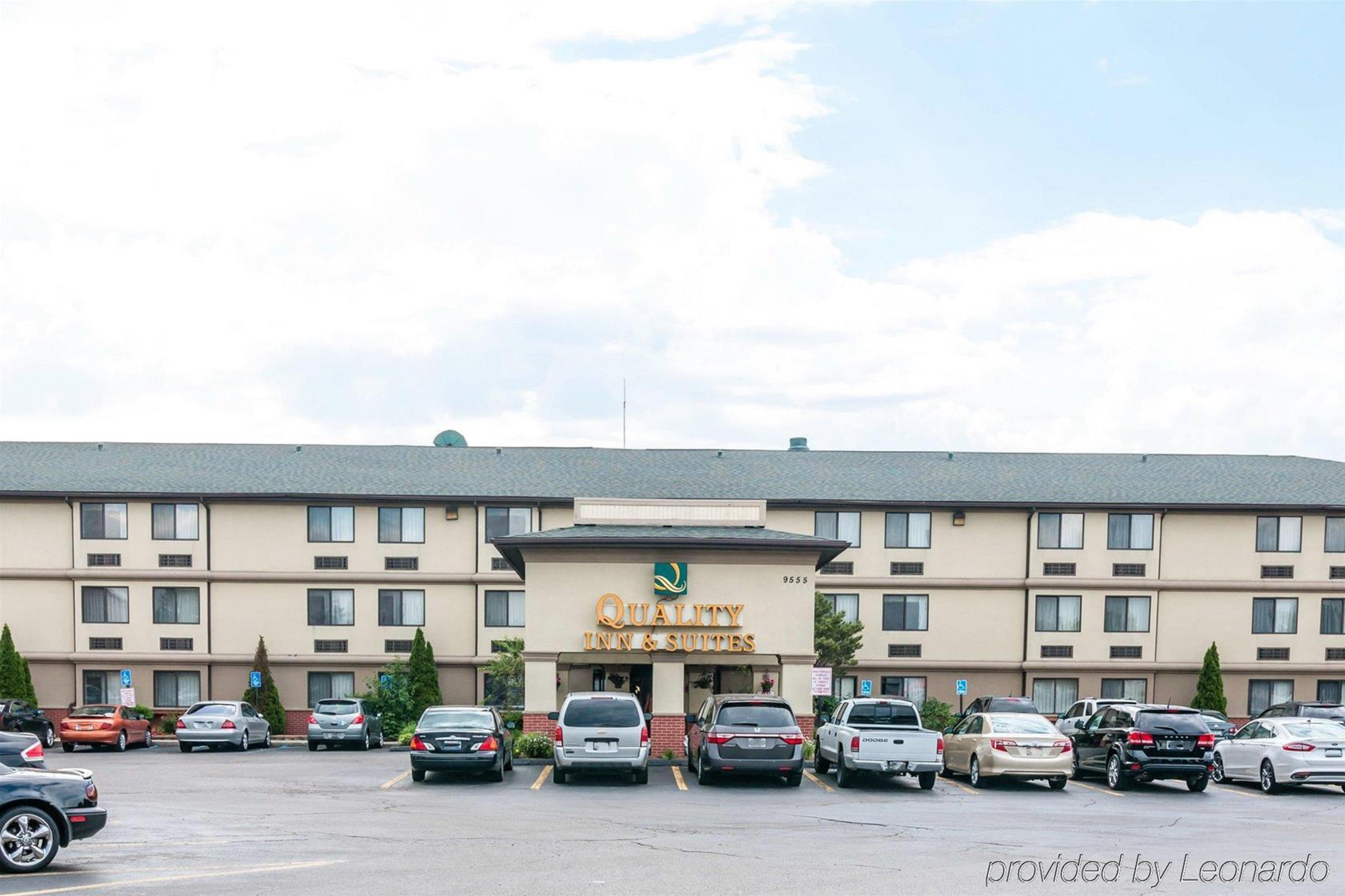 Quality Inn & Suites Detroit Metro Airport Ромулус Екстериор снимка