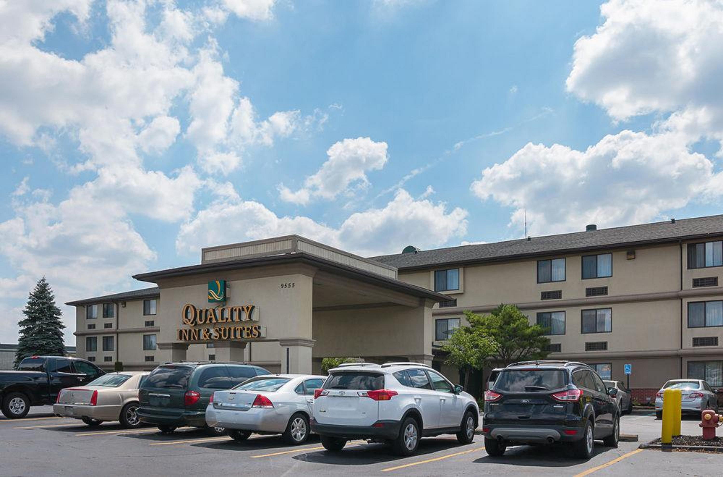 Quality Inn & Suites Detroit Metro Airport Ромулус Екстериор снимка