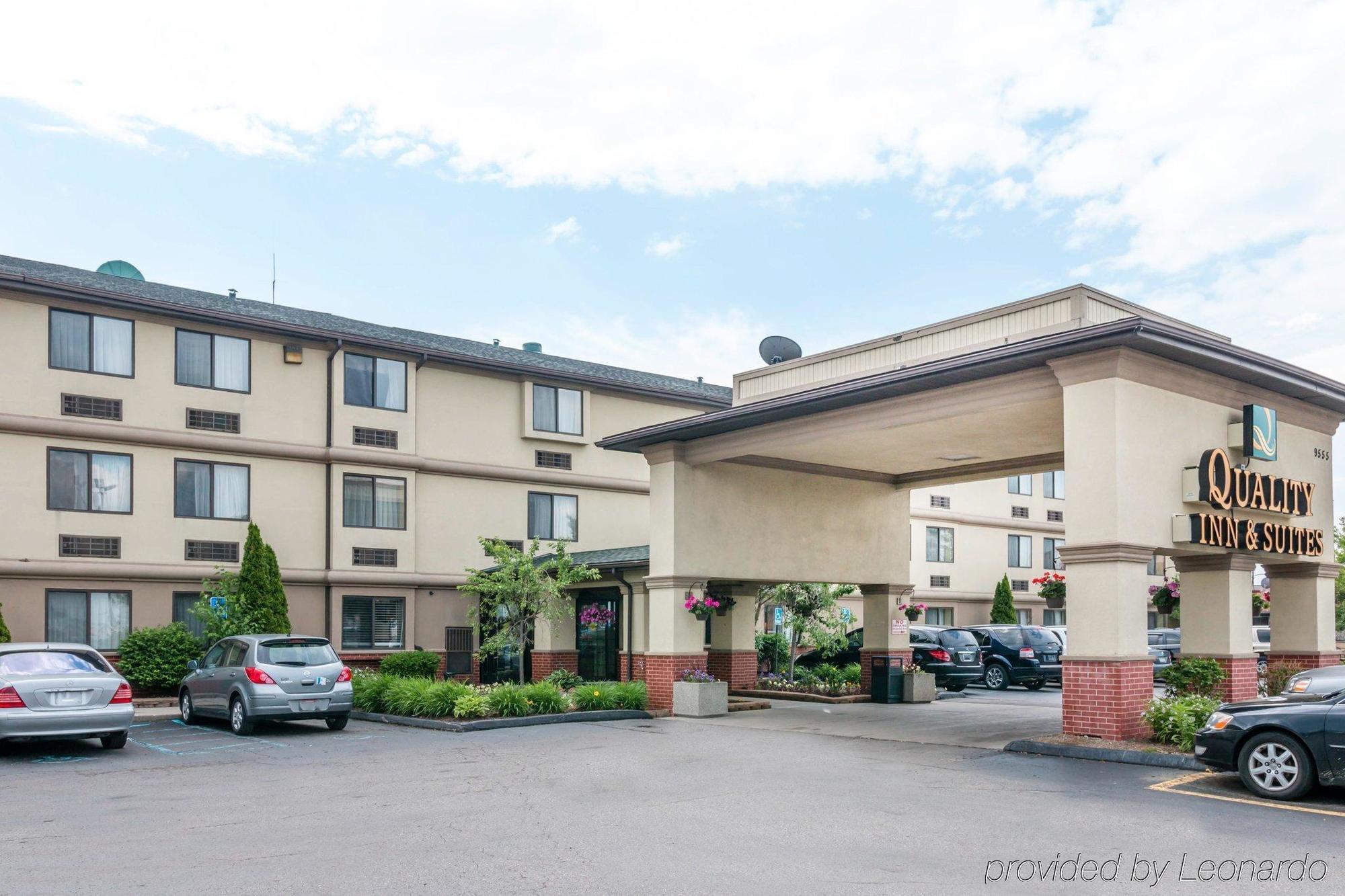 Quality Inn & Suites Detroit Metro Airport Ромулус Екстериор снимка