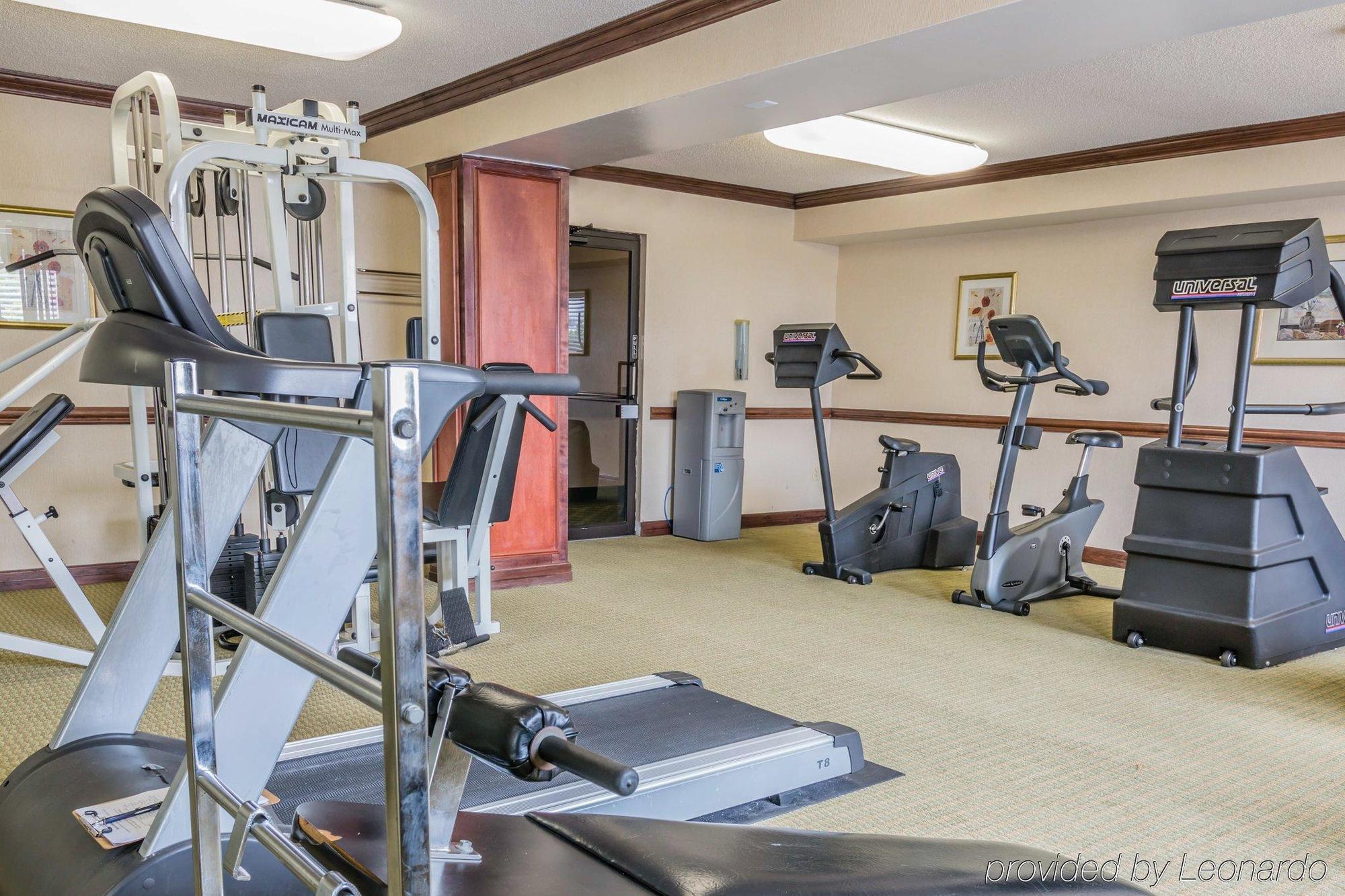 Quality Inn & Suites Detroit Metro Airport Ромулус Екстериор снимка